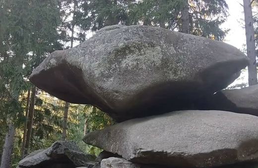 Śpiew z wnętrza skały – opowieść o skale Chybotek