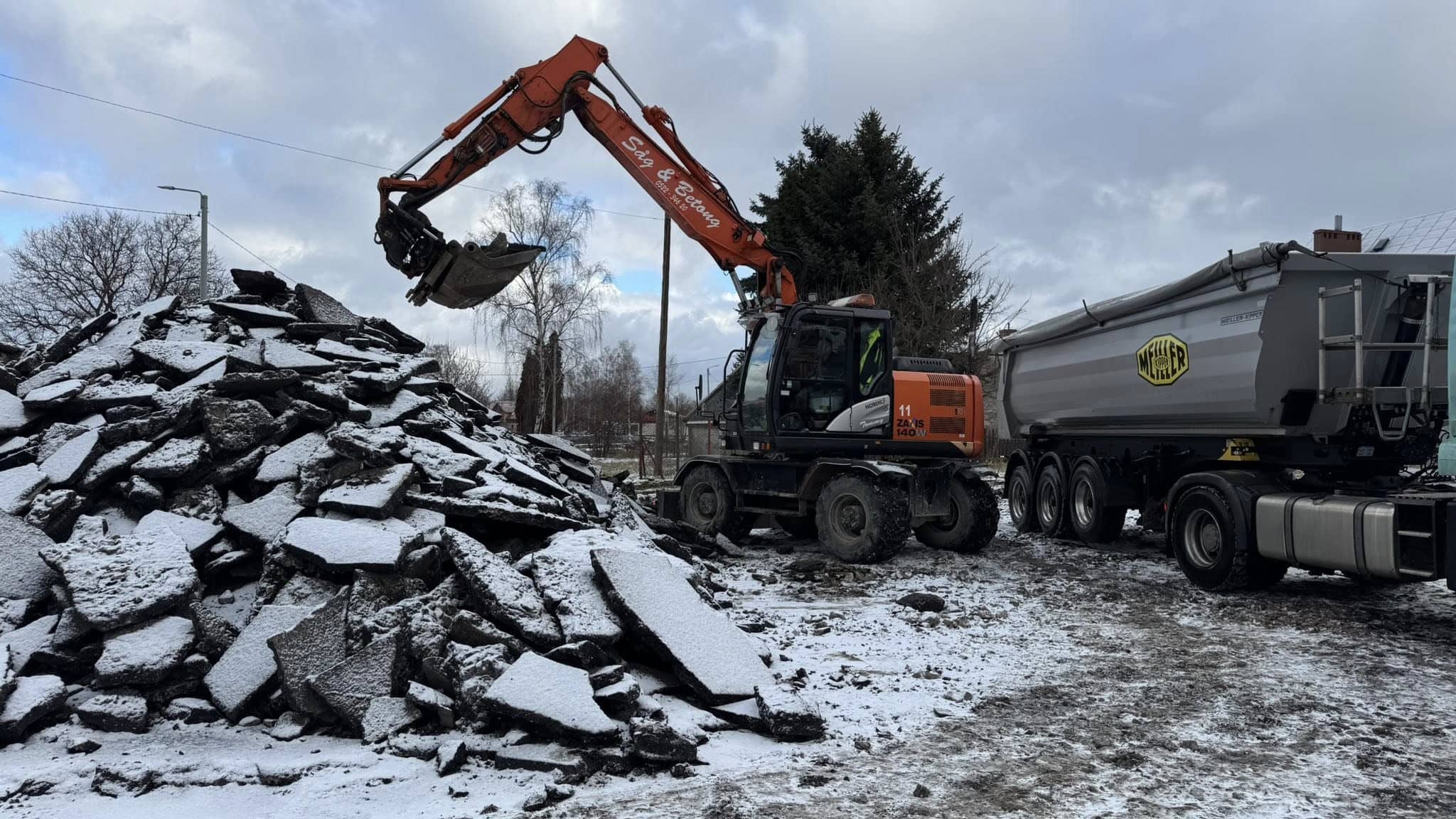 Nowe boisko w Piechowicach w budowie