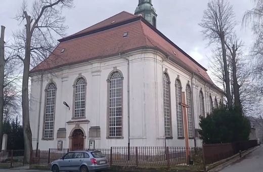 Ni to pałac, ni to świątynia – poewangelicki kościół w Siedlęcinie