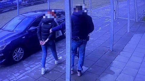 Agresywna turystka chciała pobić policjantów
