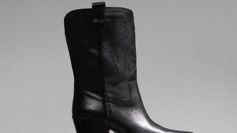 Kowbojki damskie – jak nosić ten odważny trend w codziennych stylizacjach?