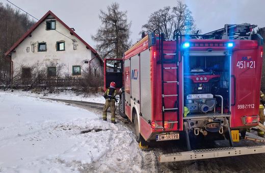 Pożar budynku, ewakuacja mieszkańców
