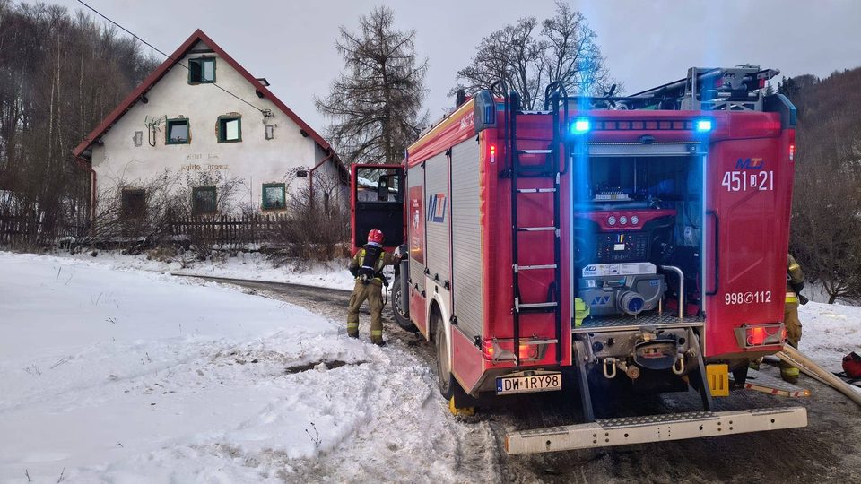 Pożar budynku, ewakuacja mieszkańców