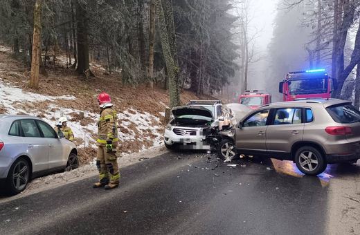 Wypadek na Przełęczy, droga zablokowana