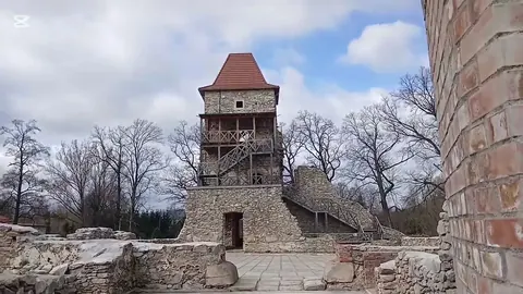 Zamek, który zamkiem już nie jest. Ruiny w Starej Kamienicy