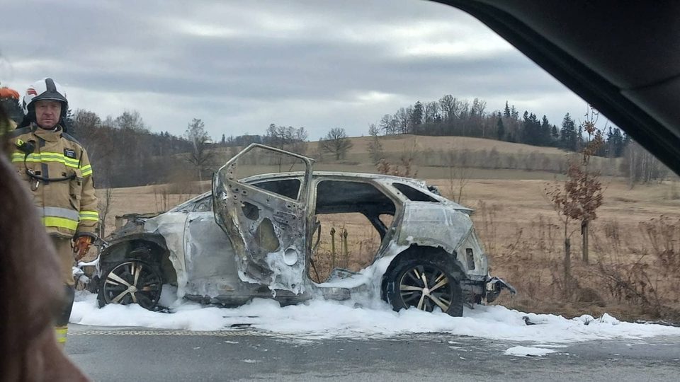 Dramatyczne chwile, Peugeot spłonął doszczętnie