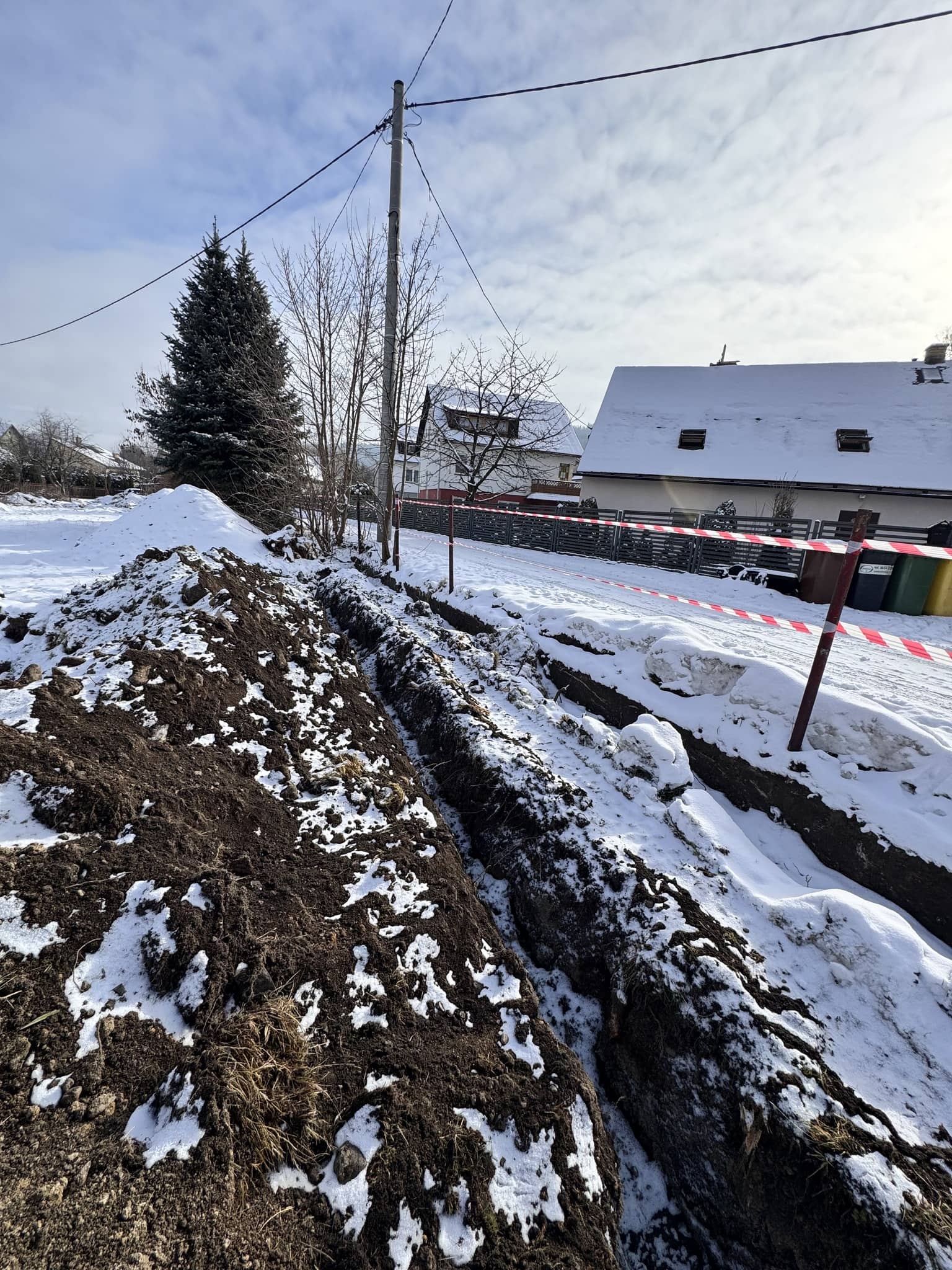 Powiat buduje boisko w Piechowicach