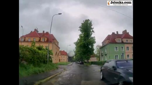 Ulica Lwówecka – szachownica prawie w centrum Jeleniej Góry