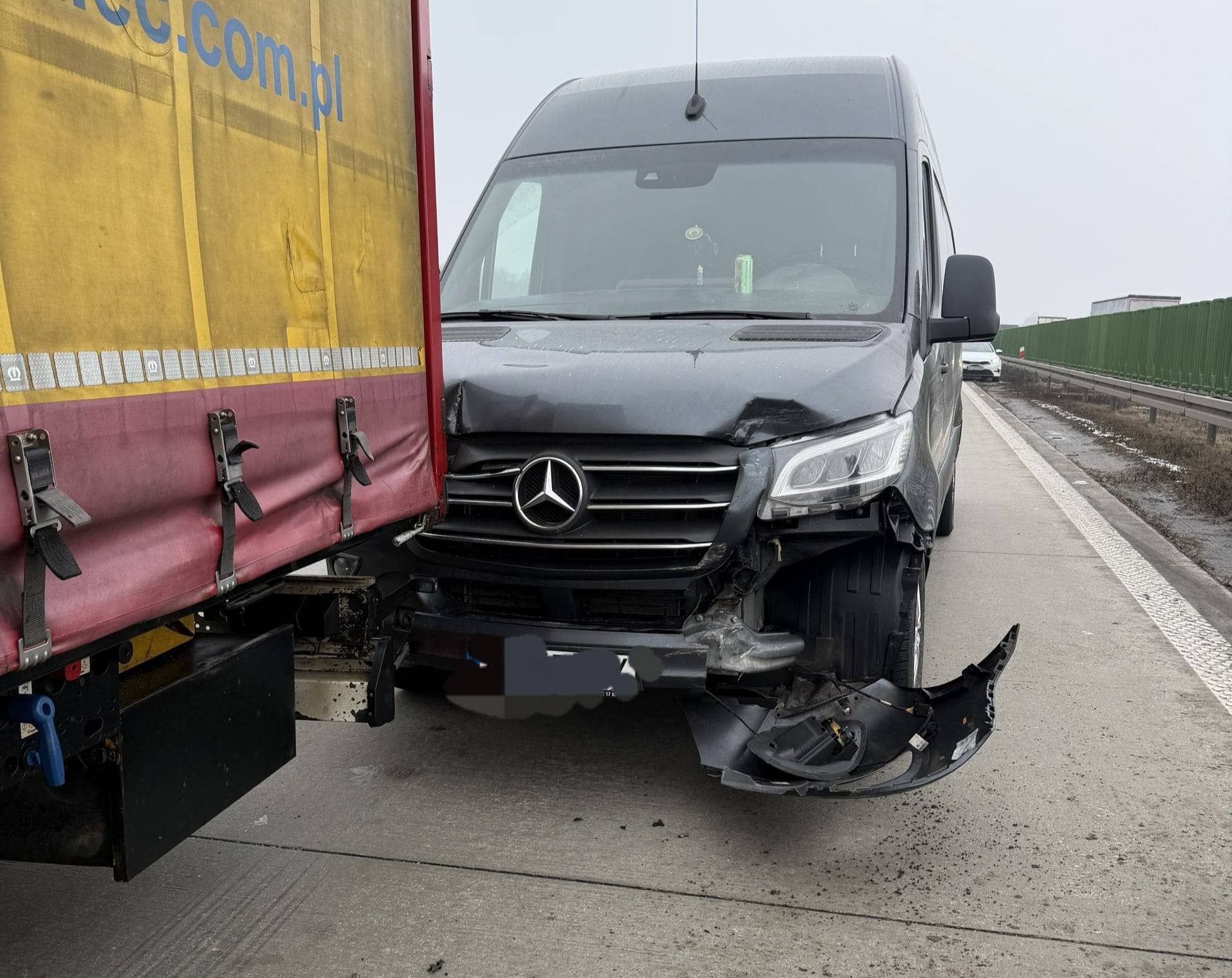 Karambol na drodze, autostrada A4 stoi