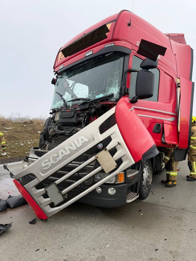 Karambol na drodze, autostrada A4 stoi