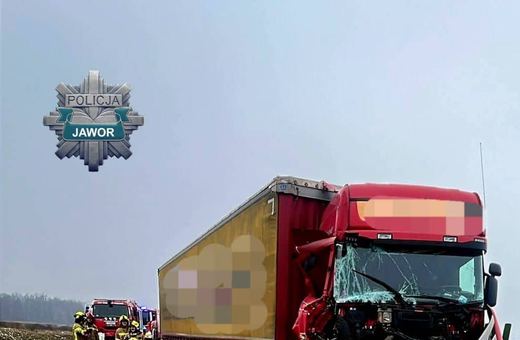 Karambol na drodze, autostrada A4 stoi
