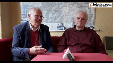 Pierwsze wycieczki w pantoflach i marynarce