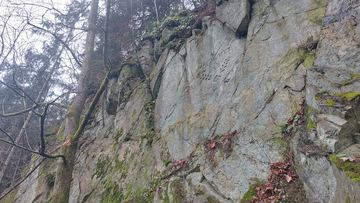 Swastyka szachownicą. Symbol trudnej przeszłości w Pilchowicach