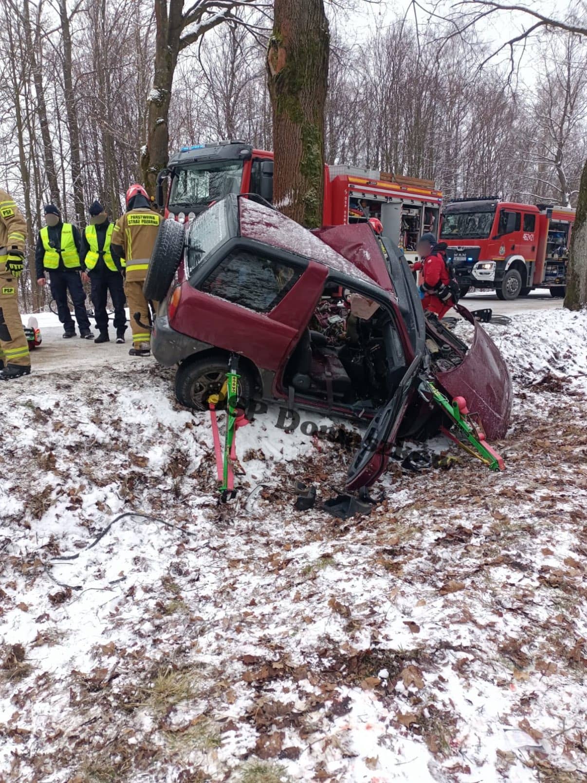 Auto zmiażdżone, nie żyje kierowca!