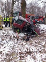 Auto zmiażdżone, nie żyje kierowca!