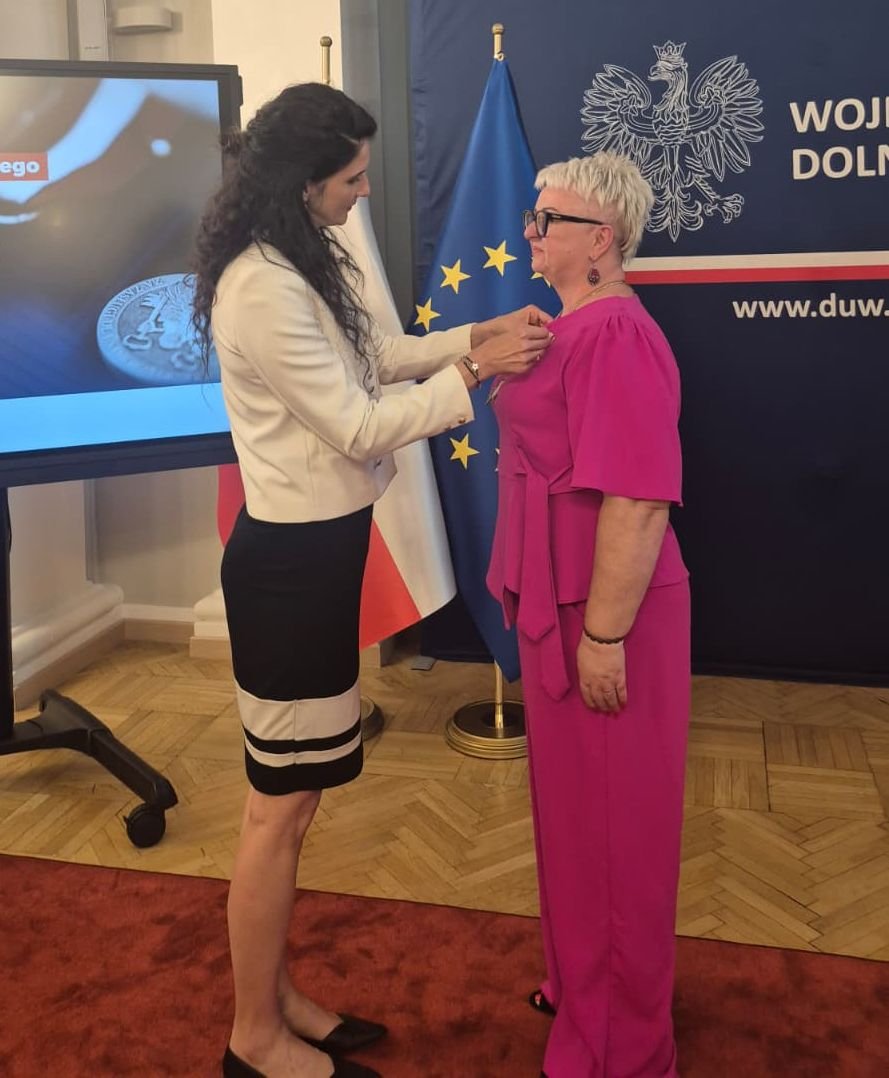 Burmistrz Kowar z prestiżową odznaką