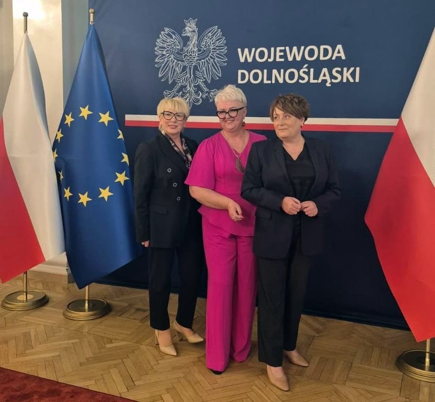 Burmistrz Kowar z prestiżową odznaką