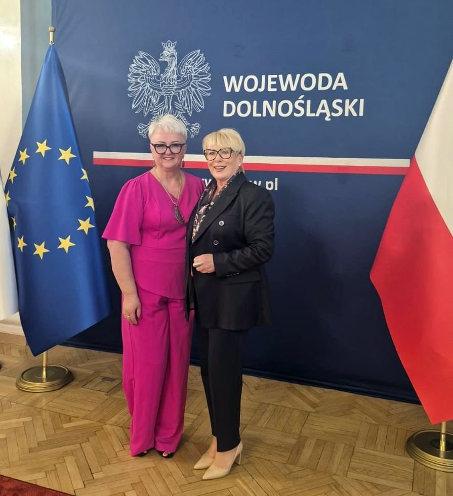 Burmistrz Kowar z prestiżową odznaką