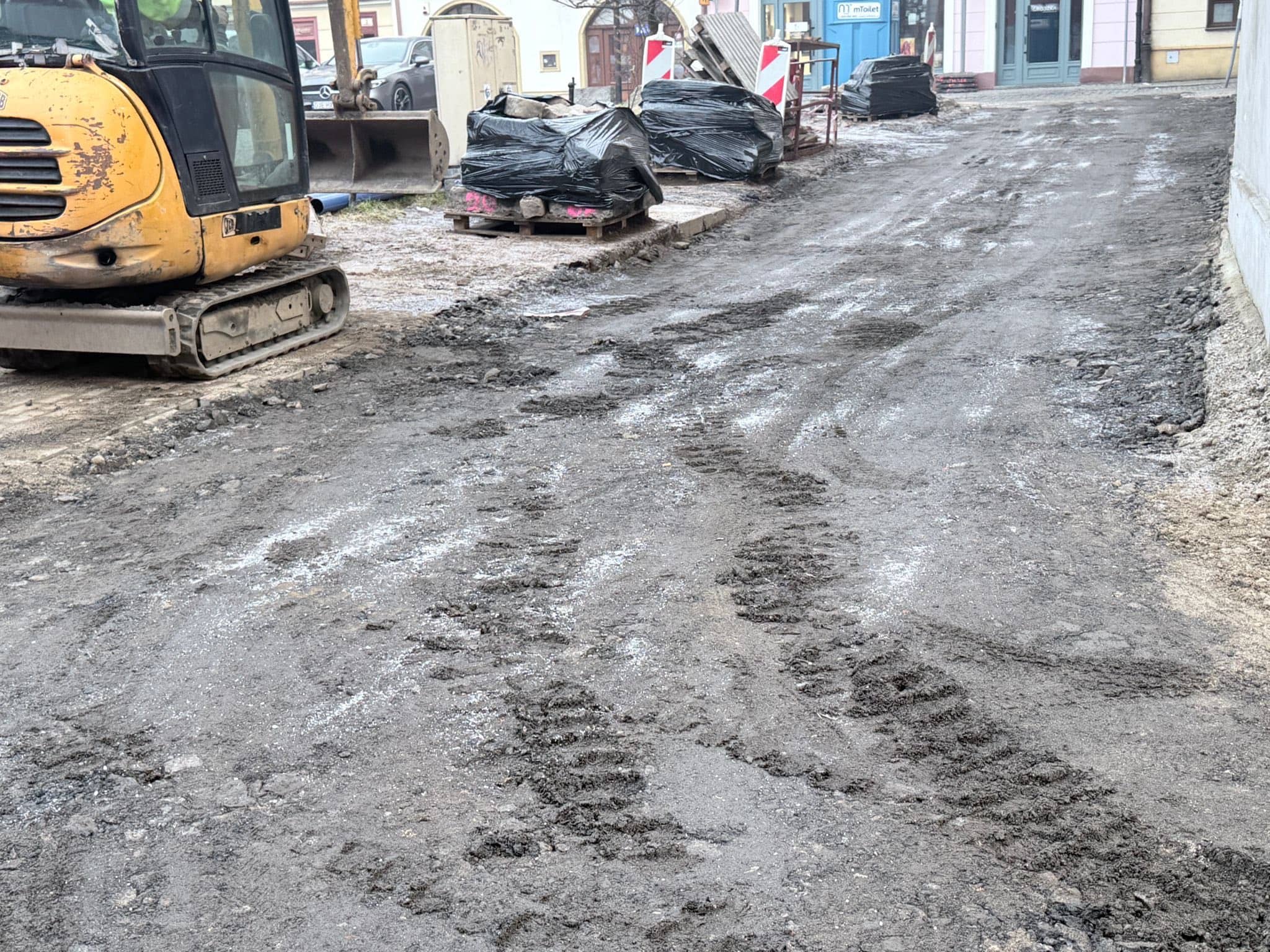 Więcej kostki, mniej asfaltu