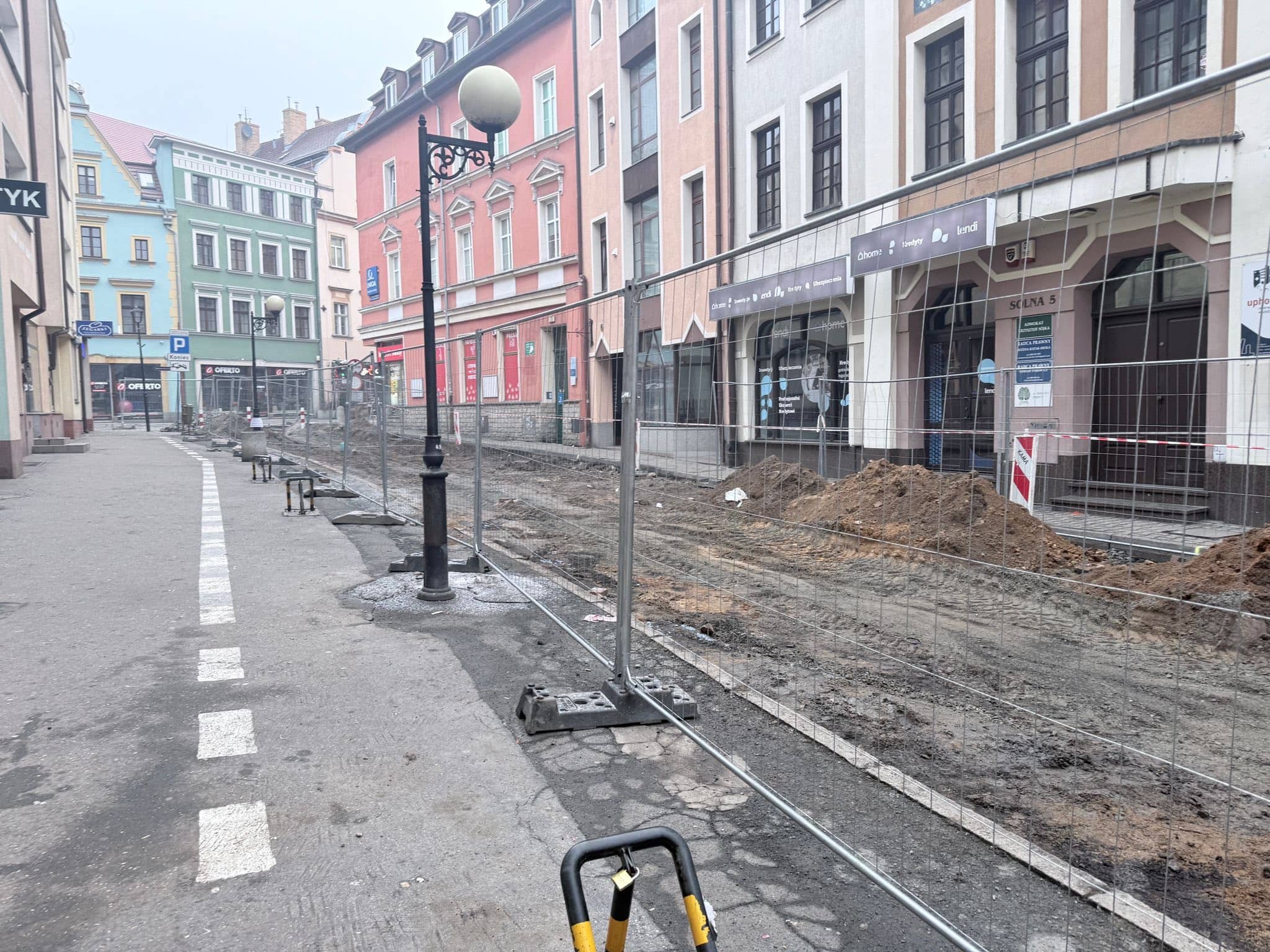 Więcej kostki, mniej asfaltu