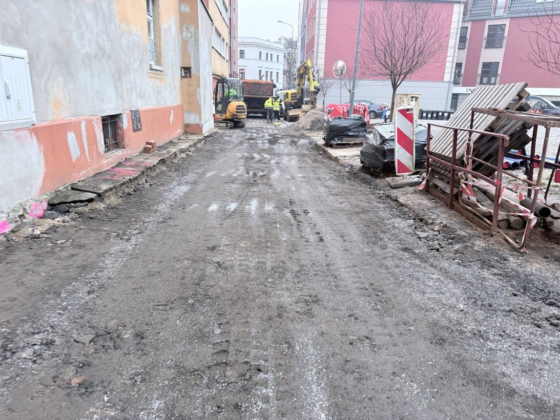 Więcej kostki, mniej asfaltu