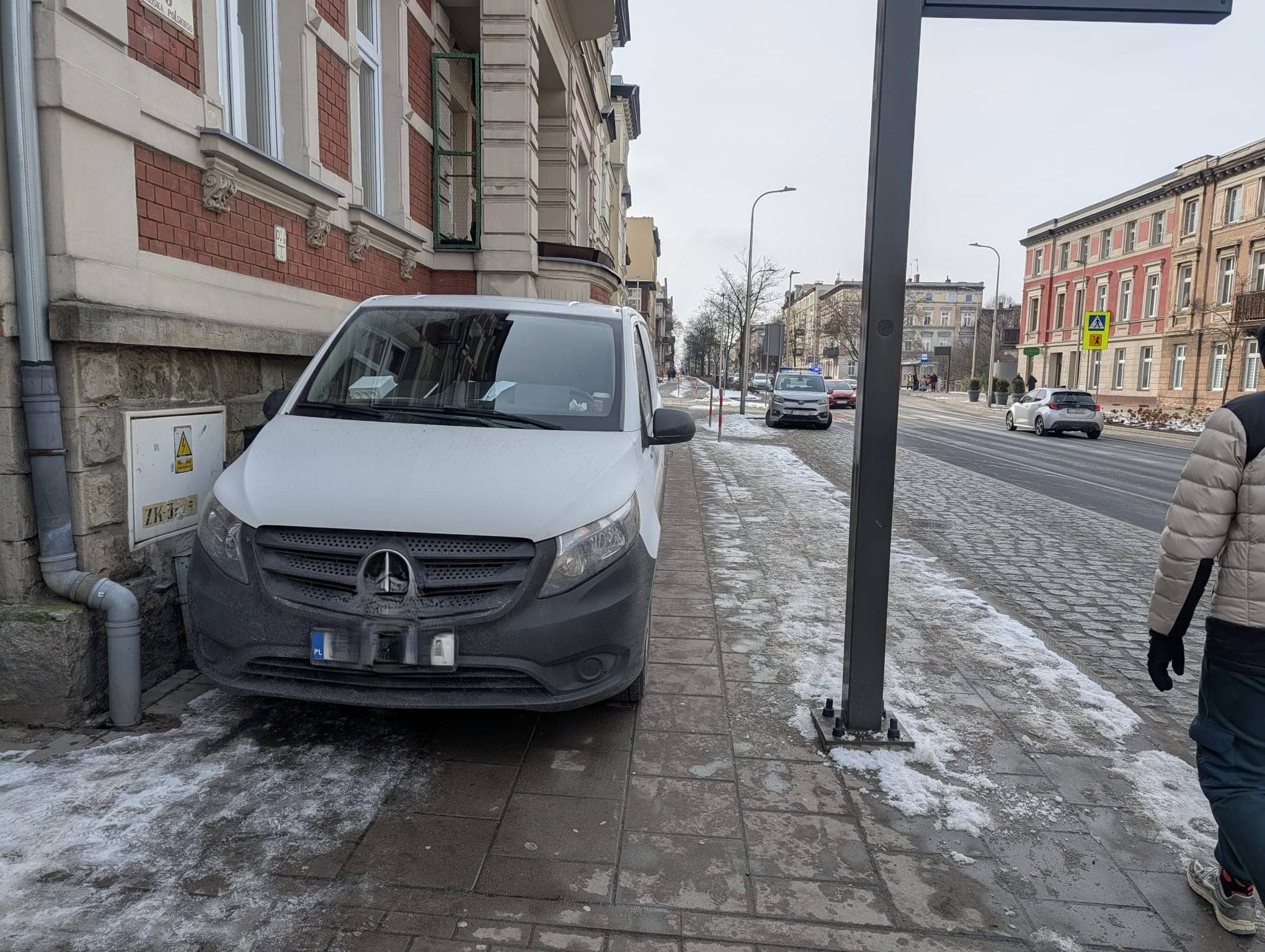 "Mistrzowie parkowania" przy poczcie
