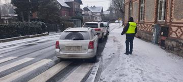 "Mistrzowie parkowania" przy poczcie