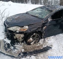 Po pijackiej imprezie ciągnął auto... na dachu
