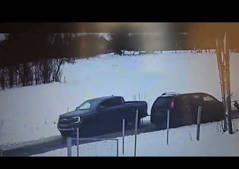 Po pijackiej imprezie ciągnął auto... na dachu
