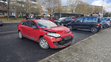 Kolizja autobusu z osobowką