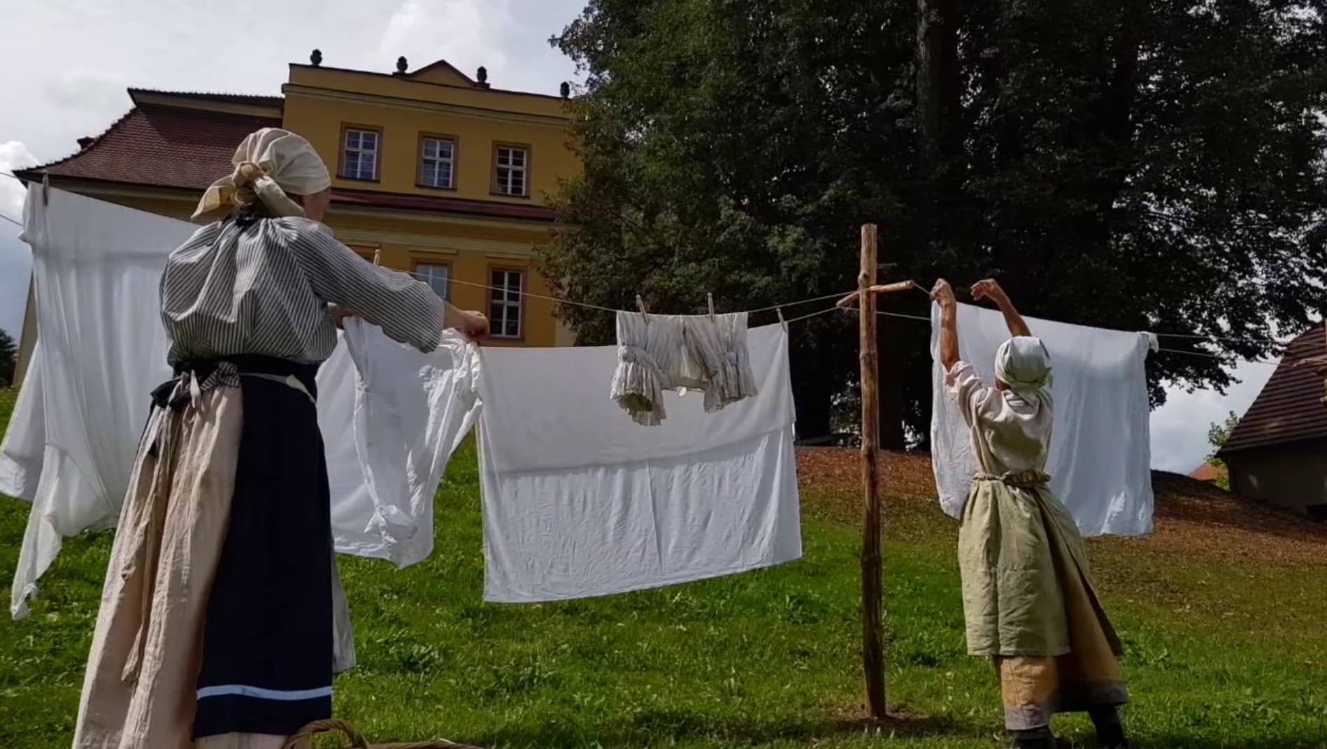Kobiety Pałacu Łomnica