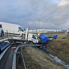 Poważne zderzenie pojazdów ciężarowych