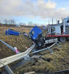 Poważne zderzenie pojazdów ciężarowych