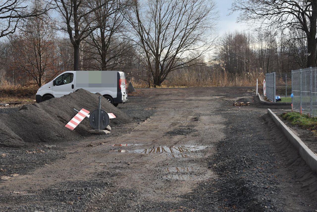 Podgórzyn: Budują drogę na komisariat
