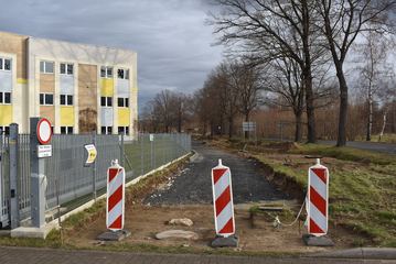 Podgórzyn: Budują drogę na komisariat