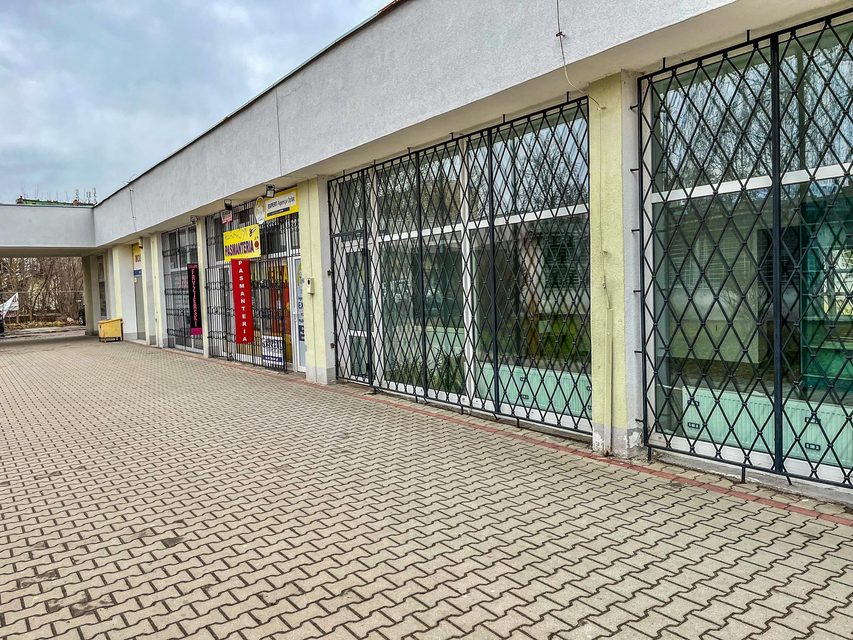 Sklepy pustoszeją