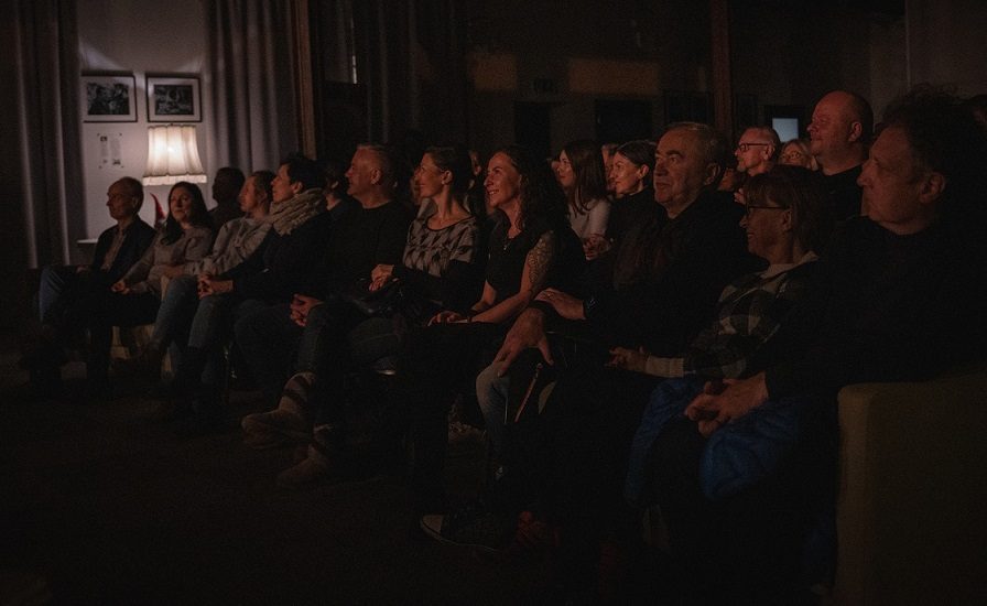 Radosny, świąteczny koncert Damiana Ukeje