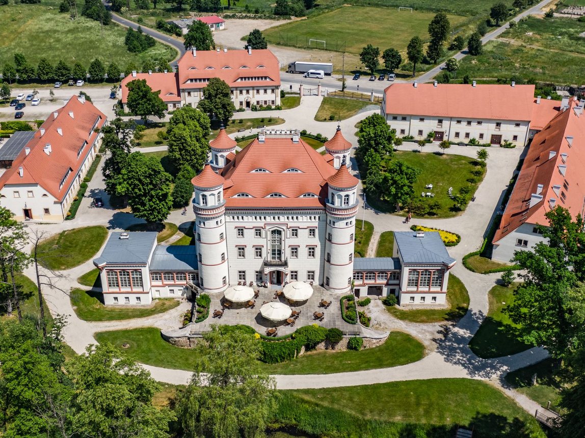 Pałac w Wojanowie – od gniazda rycerzy po nowoczesne SPA
