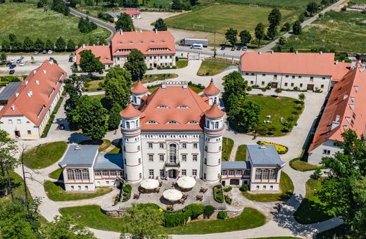 Pałac w Wojanowie – od gniazda rycerzy po nowoczesne SPA