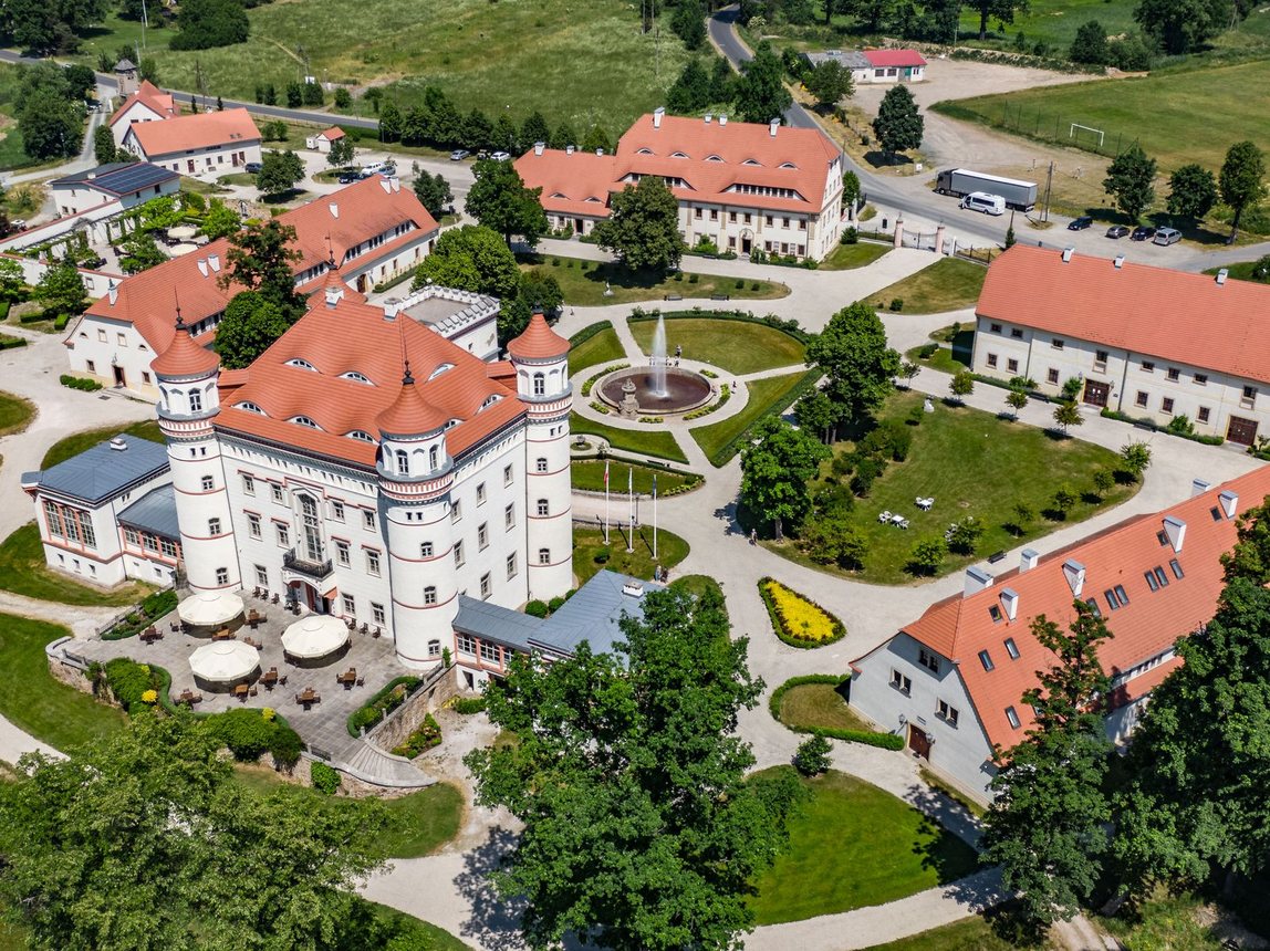 Pałac w Wojanowie – od gniazda rycerzy po nowoczesne SPA