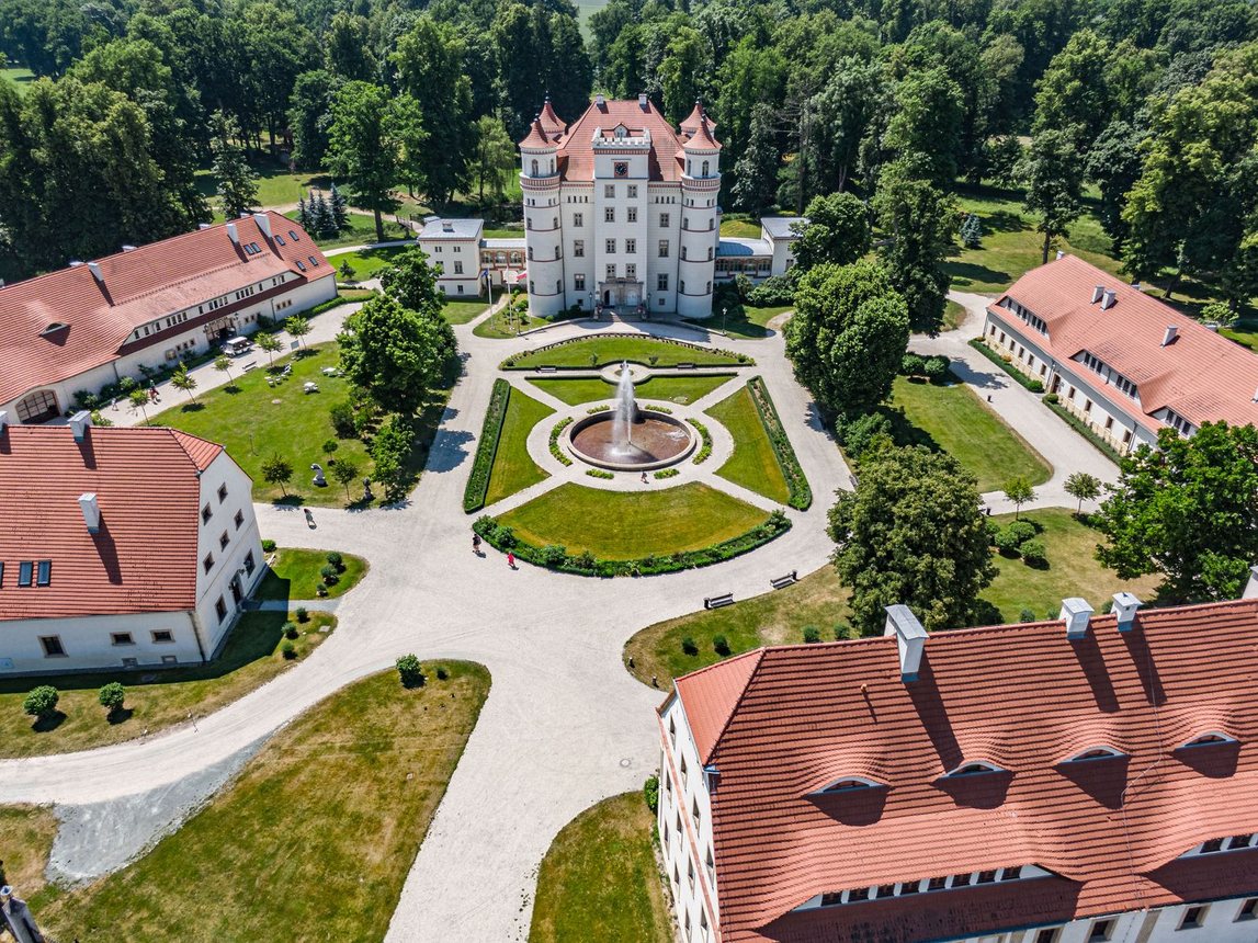 Pałac w Wojanowie – od gniazda rycerzy po nowoczesne SPA