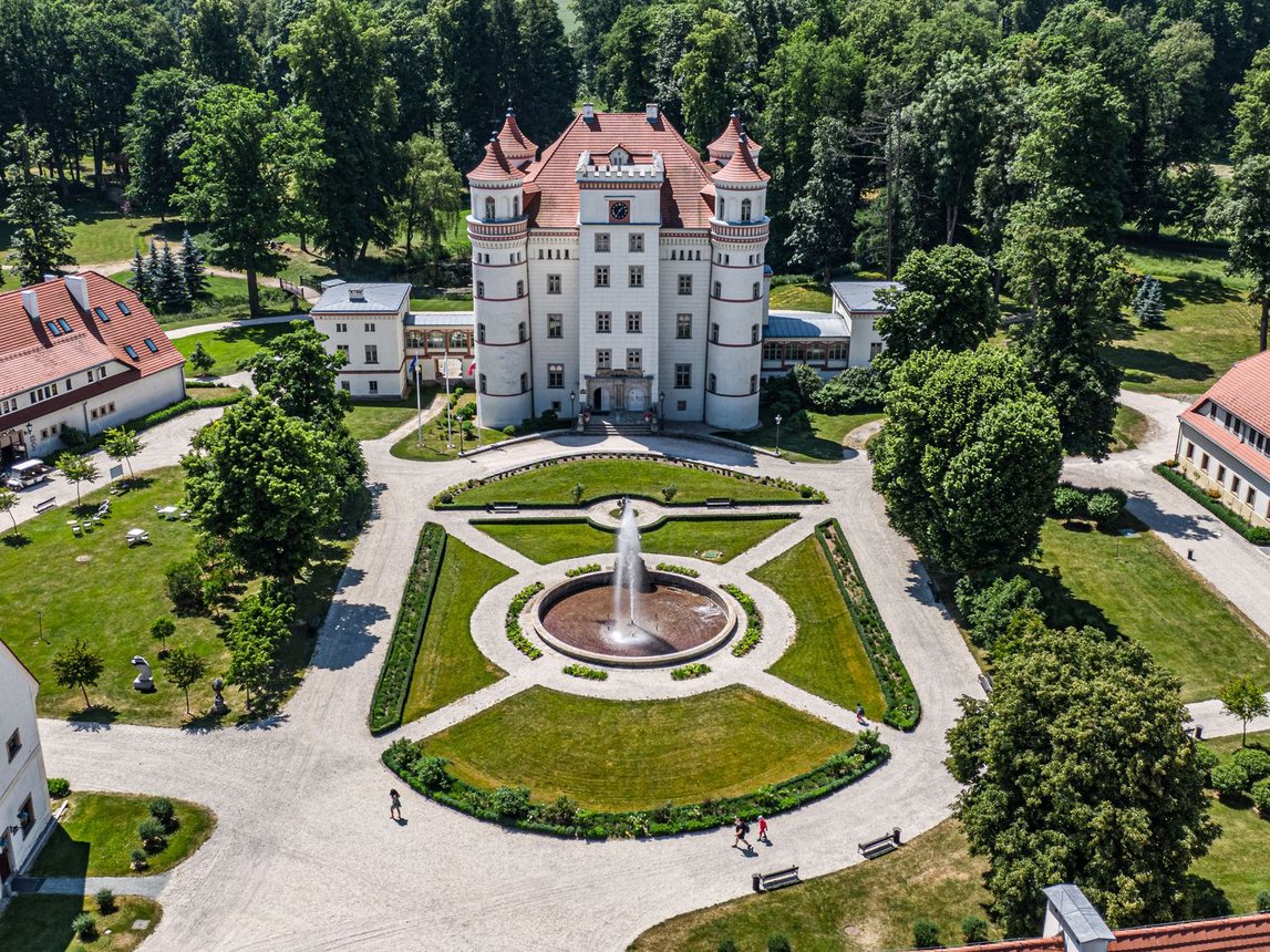 Pałac w Wojanowie – od gniazda rycerzy po nowoczesne SPA