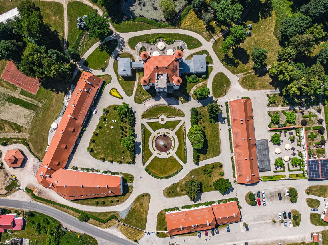 Pałac w Wojanowie – od gniazda rycerzy po nowoczesne SPA