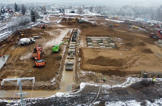 Budują centrum handlowe