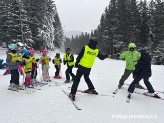 Policjanci na nartach