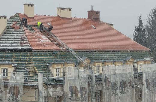Trwa remont dachu "Jedynki"