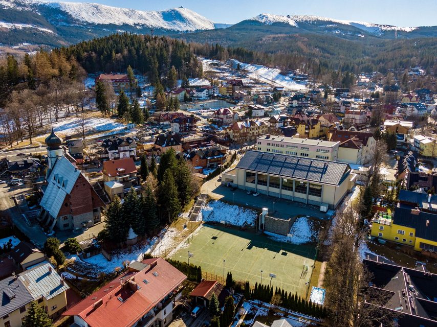 Kasa na tor saneczkowy i deptak