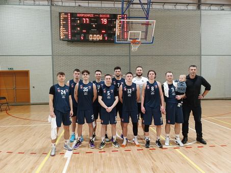 Cenny wyjazdowy triumf i awans w tabeli