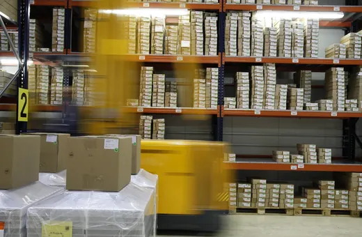 Logistyka i spedycja – czym się różnią, gdzie współpracują?
