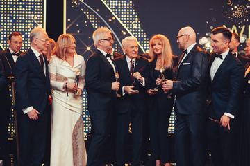 Wręczenie nagród Wektory 2024